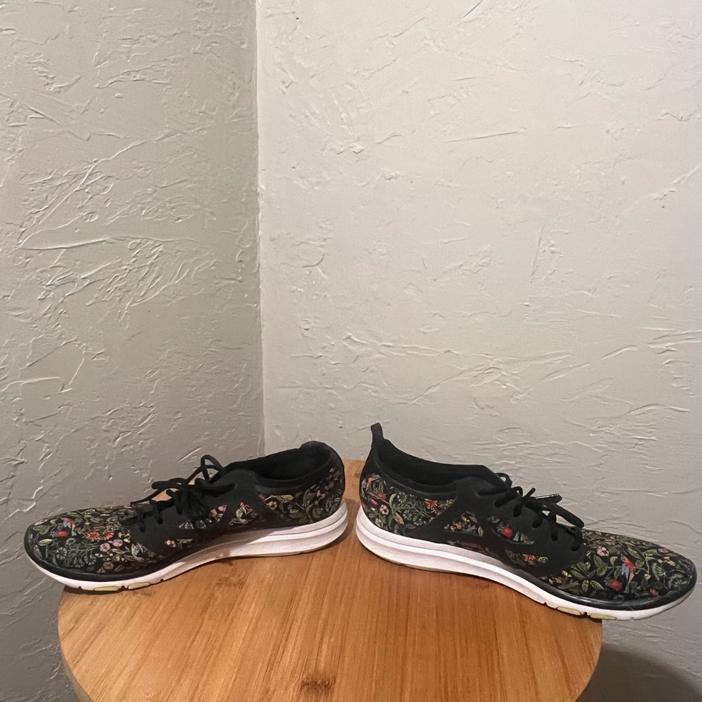 ASICS Bird And Branch Motif Black Fabric Sneakers 10M - Picture 3 of 10